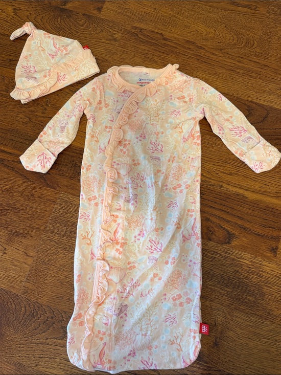 Magnetic Me Other - GAP Pink Coral-Print Sleep Gown & Hat Set